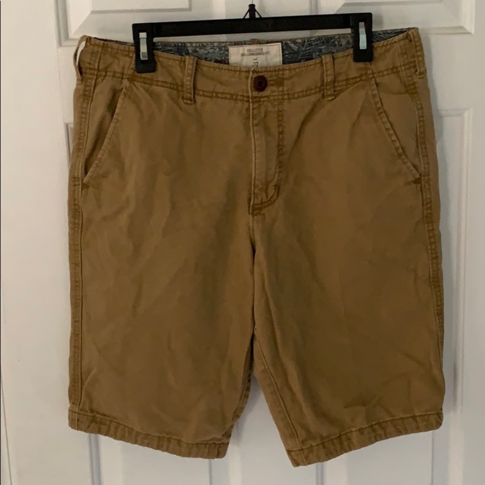 Hollister “Cali Longboard Fit” Khaki Shorts